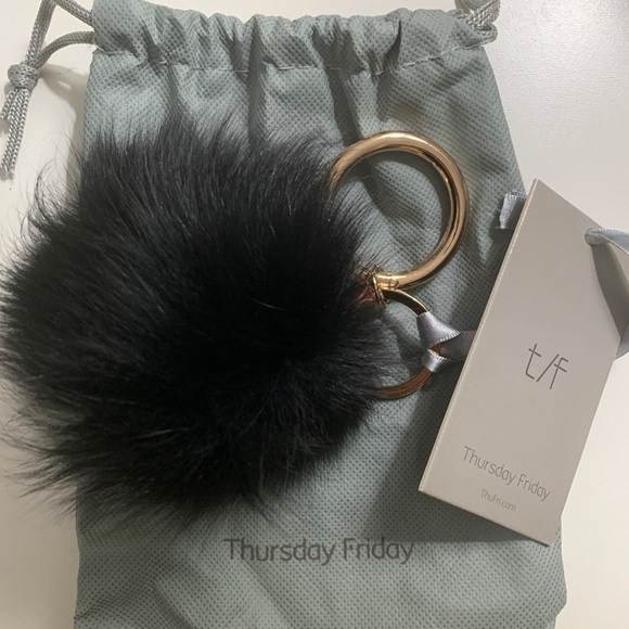 THURSDAY Friday Two Toned Dyed Fox Fur Ball Key Ring Charm - Picture 2 of 7